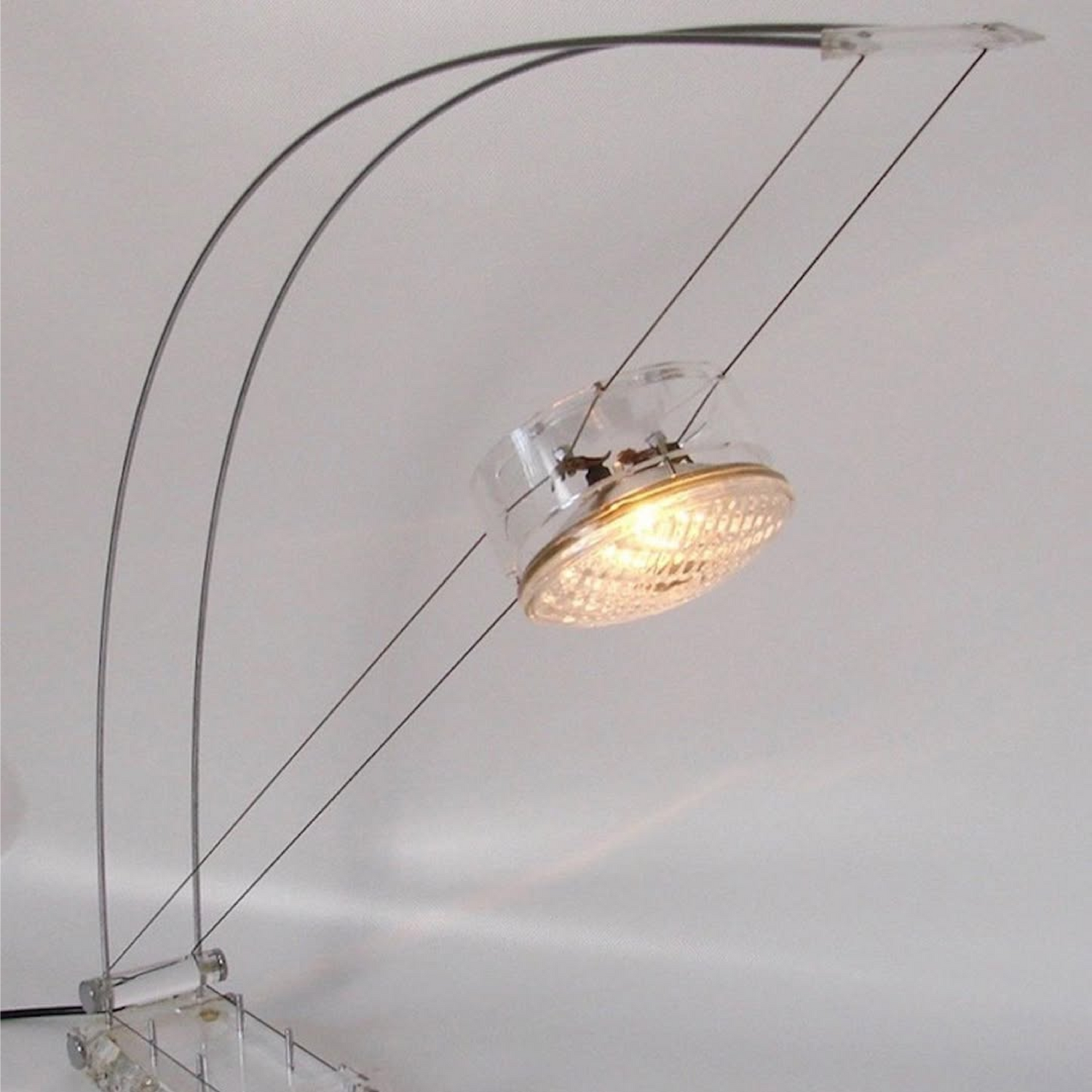Acro Spring Bow Light